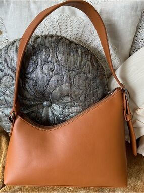 Street Level Cognac Shoulder Bag, EUC Silver Hardware